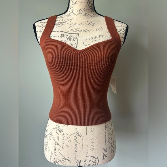 Abercrombie & Fitch Tops - NWT Abercrombie & Fitch ribbed crop top, size S